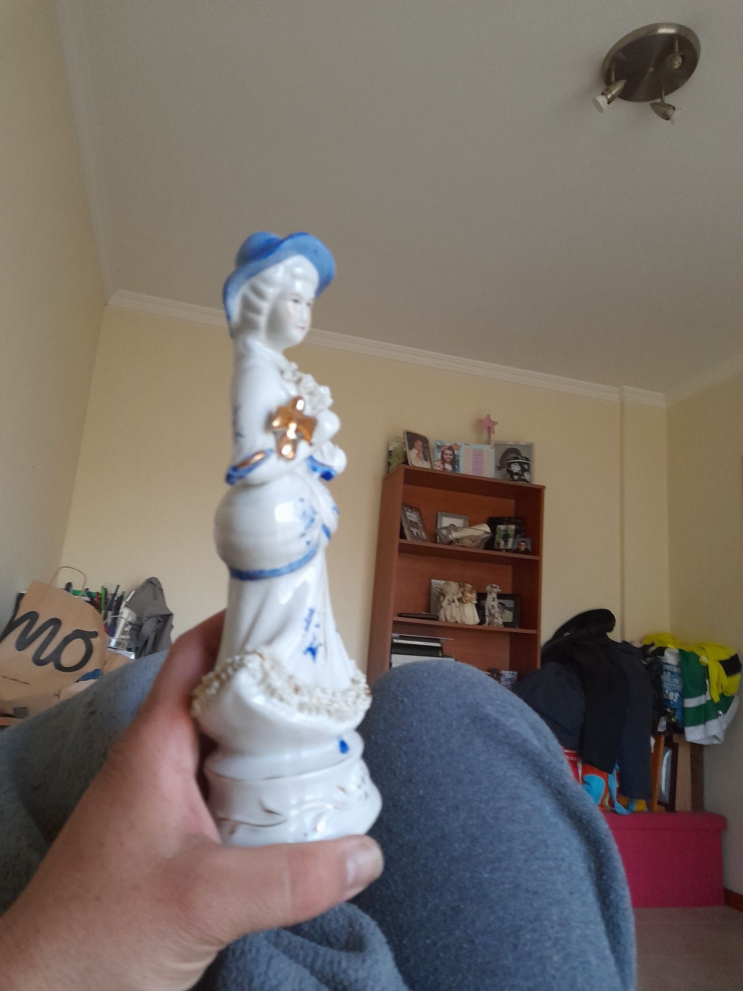 Estatueta de porcelana