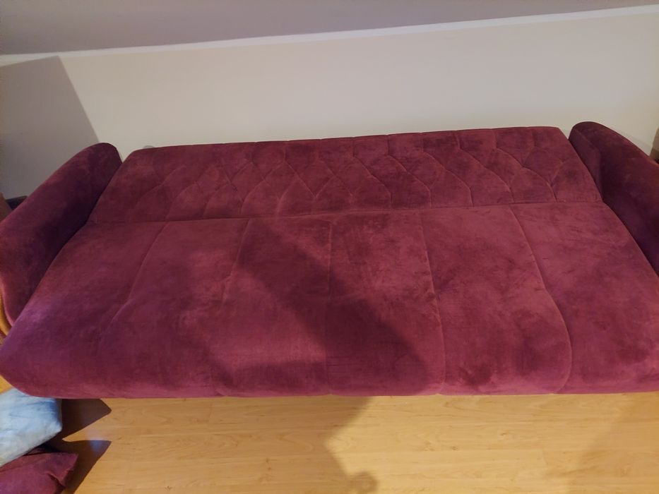 Zestaw mebli: 2 fotele rozkładana kanapa i 2 pufy