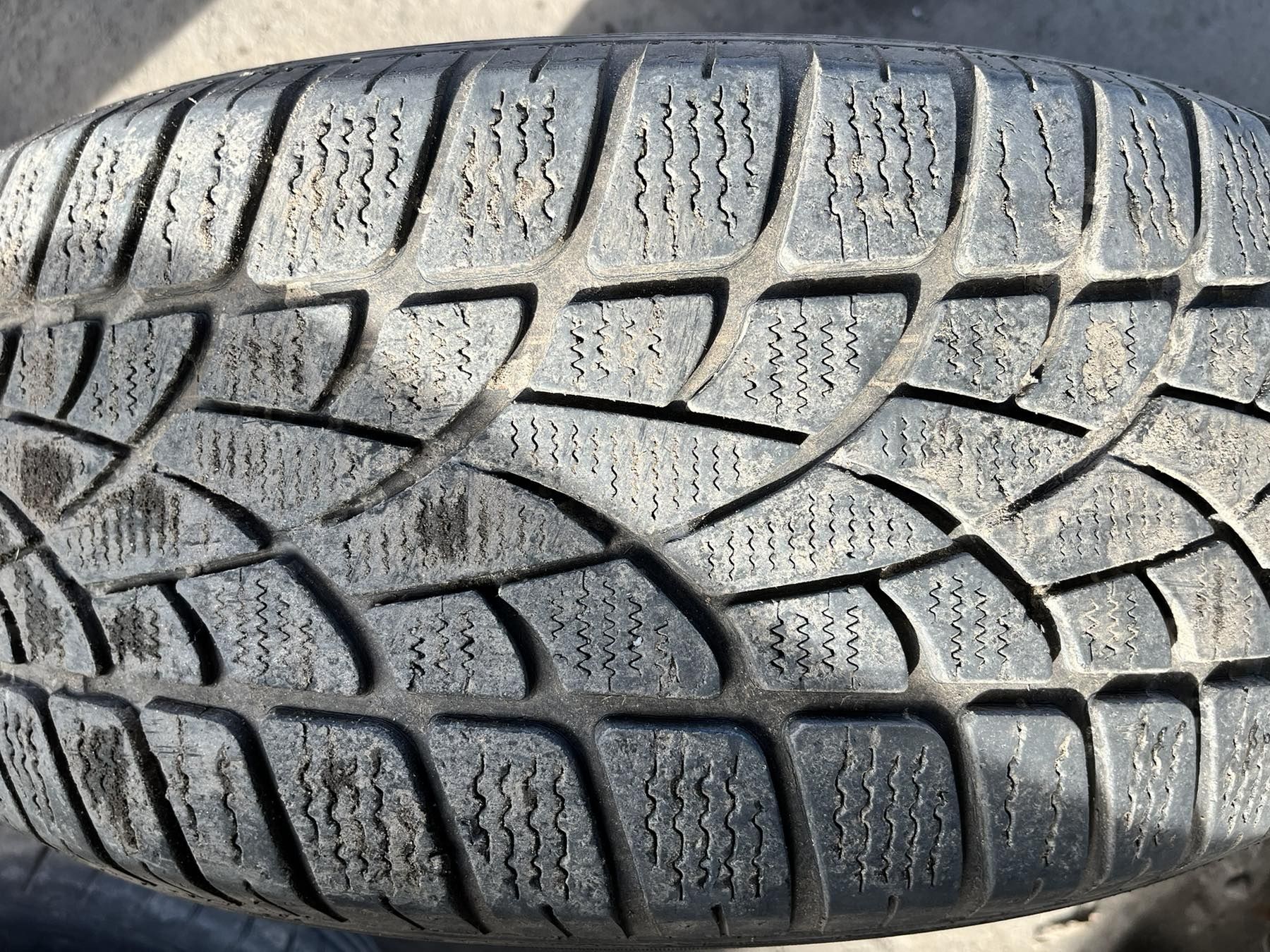 Шини Dunlop Winter  235/55 R18