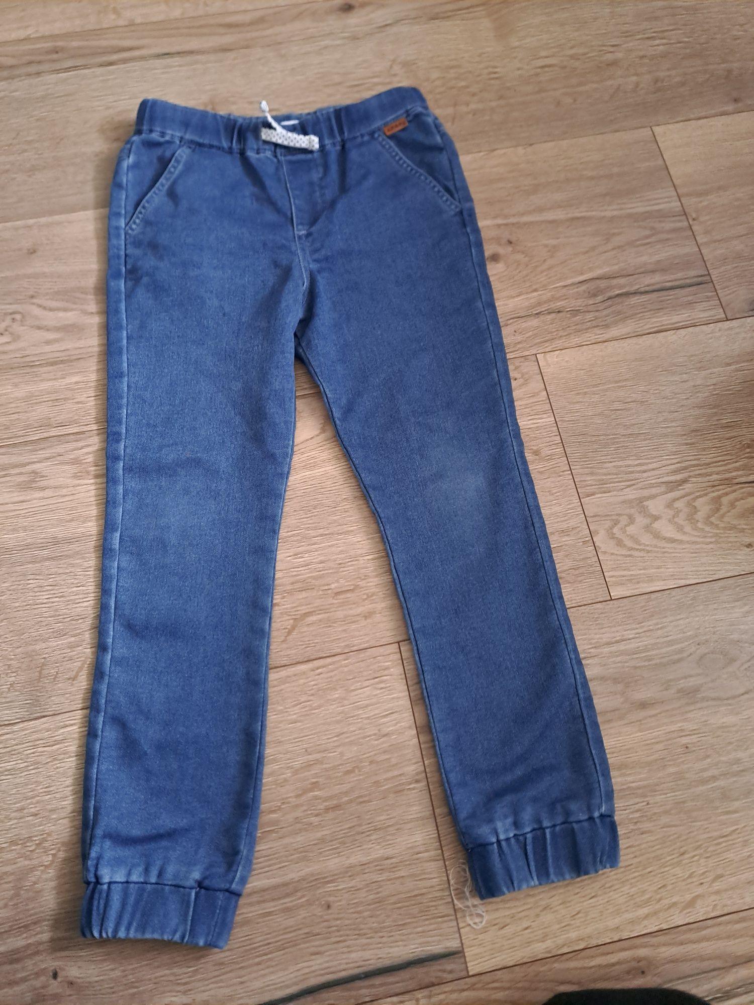 Spodnie jogger r128