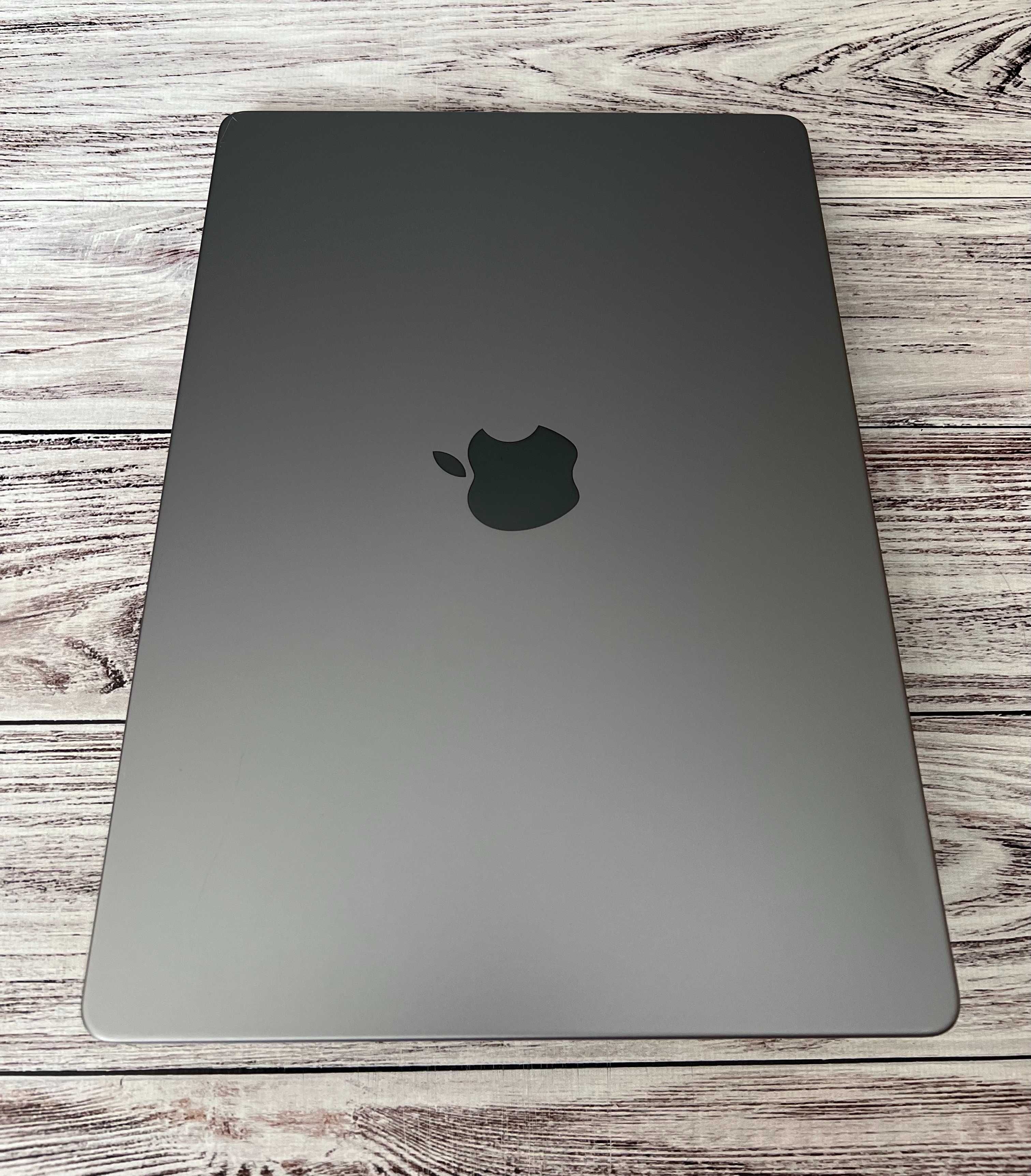 Macbook Pro 14" 2021 M1 Pro / 16Gb DDR5 / SSD 512Gb