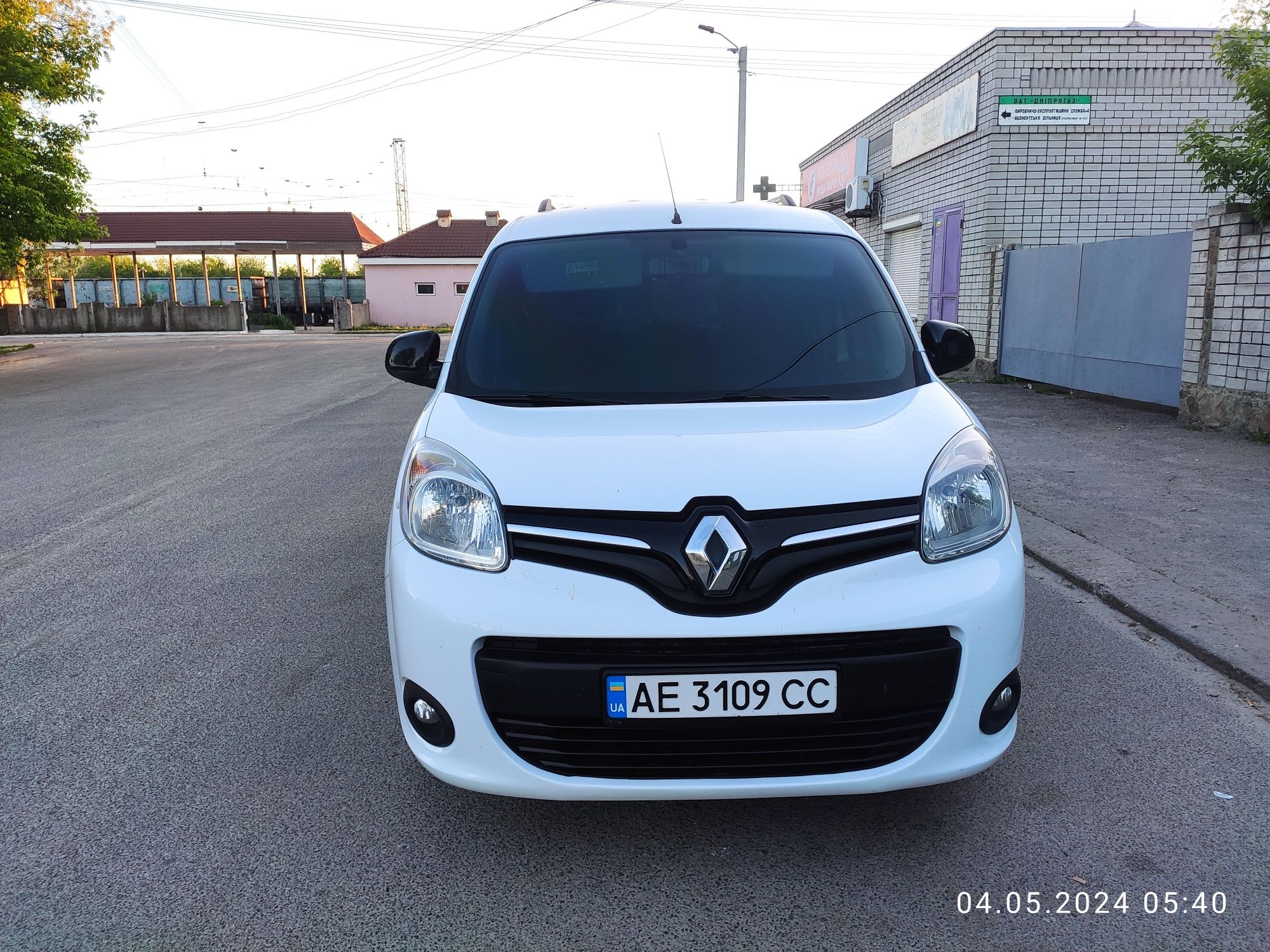 Продам Renault kangoo оригинальный пассажир