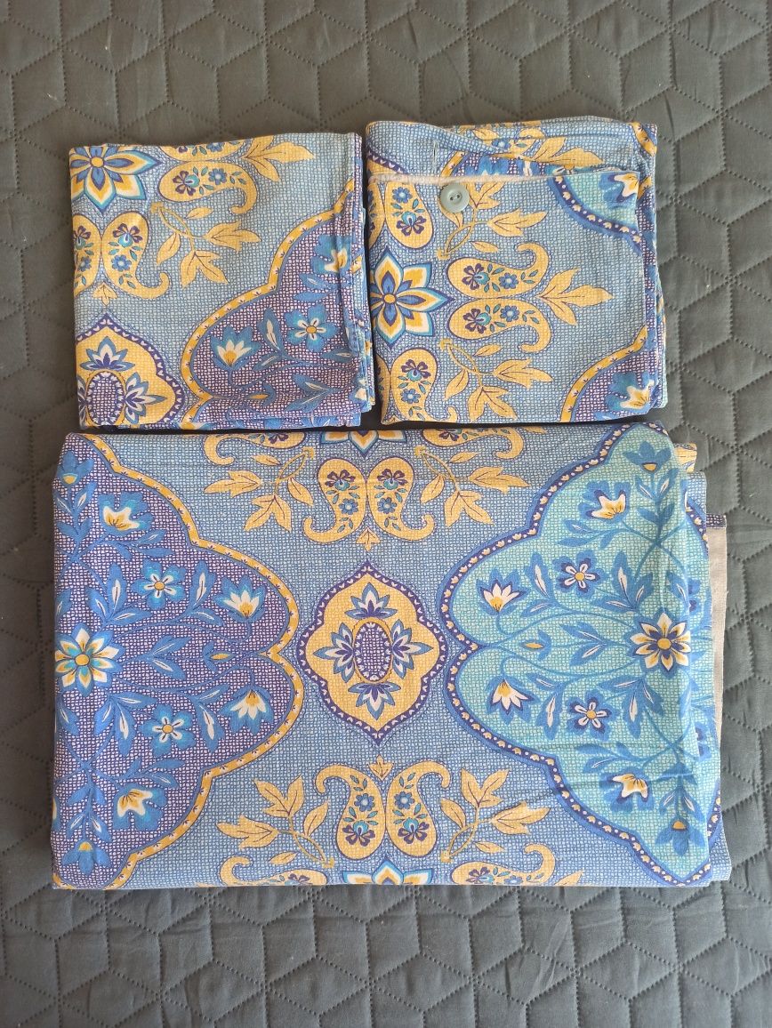 Постельное белье,полуторное