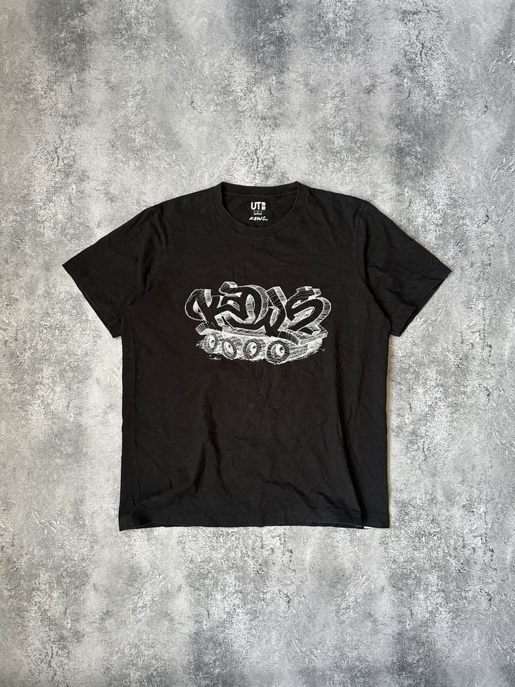 Футболка Uniqlo x Kaws