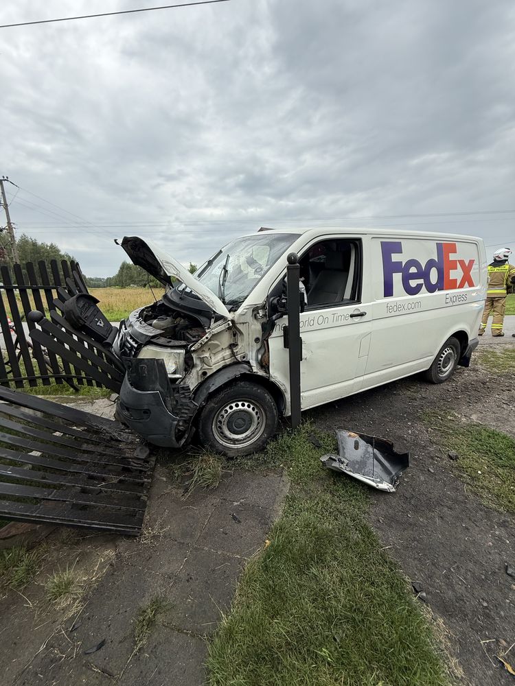 Uszkodzna VW T5 / 2005 / 1.9 TDi / Salon Polska