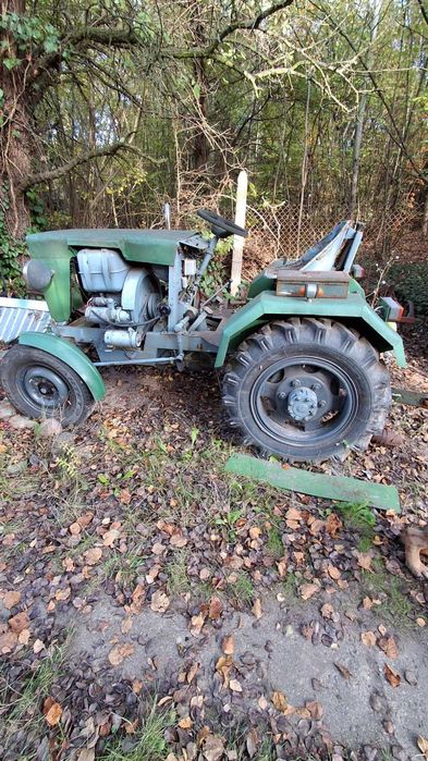 Ciągnik rolniczy marki SAM silnik ESA podnośnik sprawny z osprzętem
