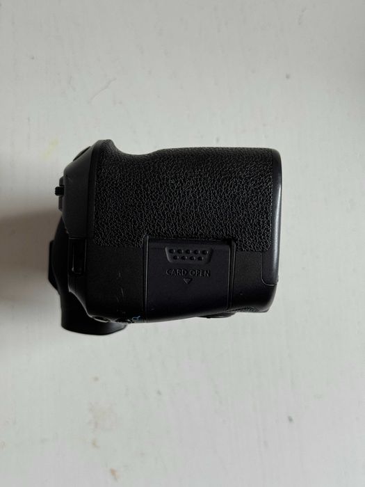 Canon EOS R, bez śladów, niski przebieg, faktura, 2 oryginalne baterie