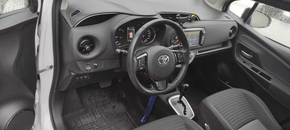 Toyota Yaris 1.5 Hybryd b. wyposaż,. bezwypad, super stan 69 tys. km