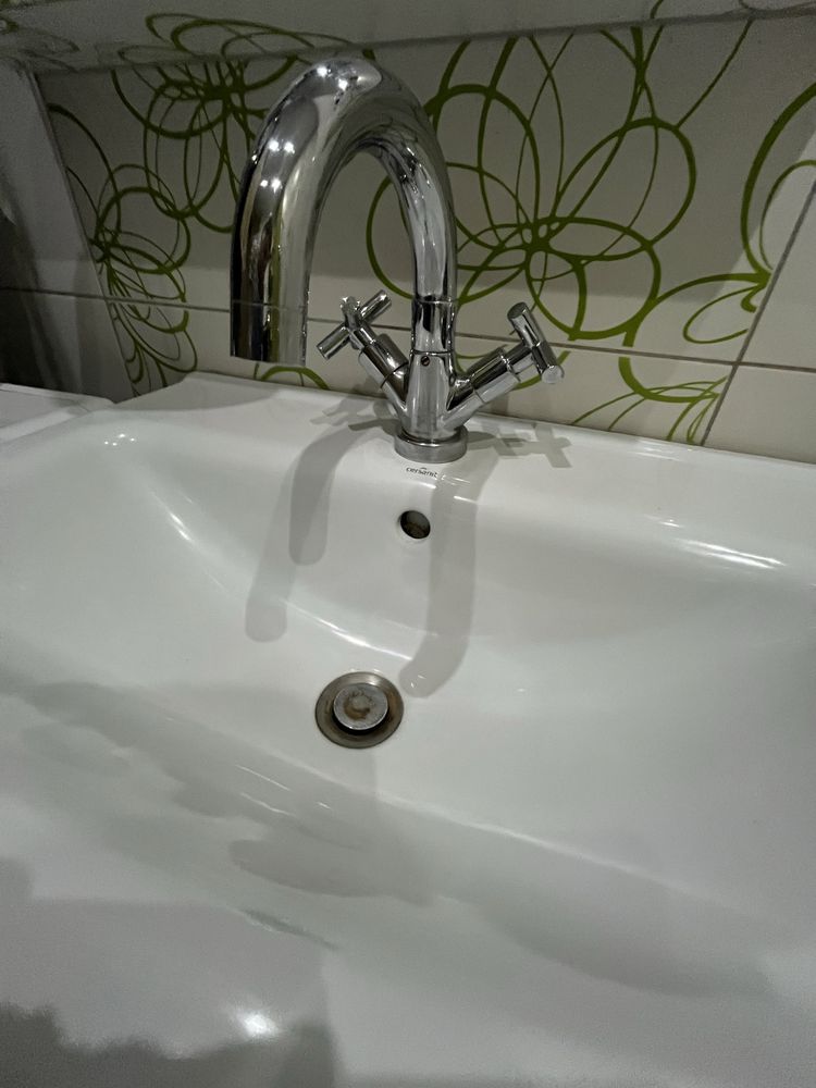 Szfka pod umuwalkę+ umywalka ceramiczna + bateria kfa