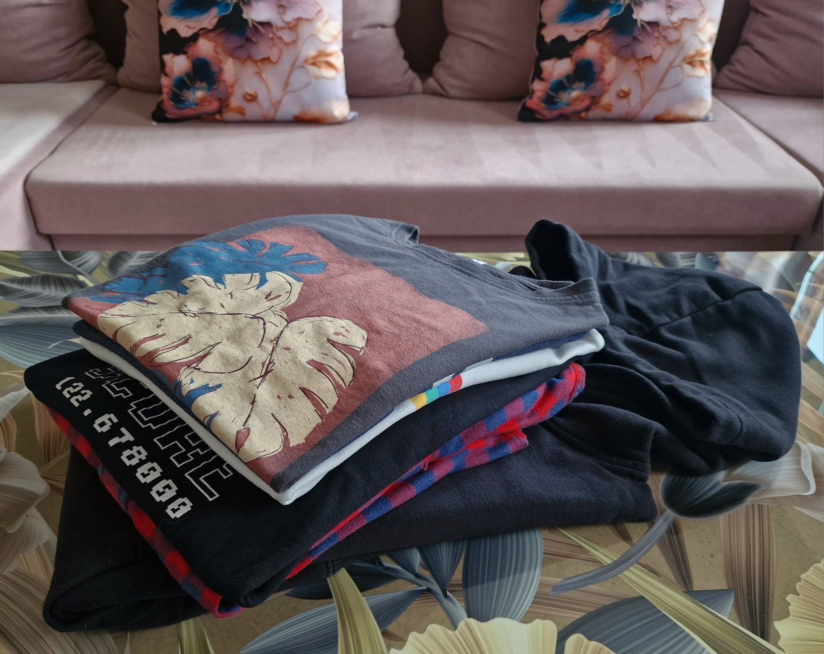 Bluza czarna z kapturem Volcom plus koszulki rozmiar 152/158
