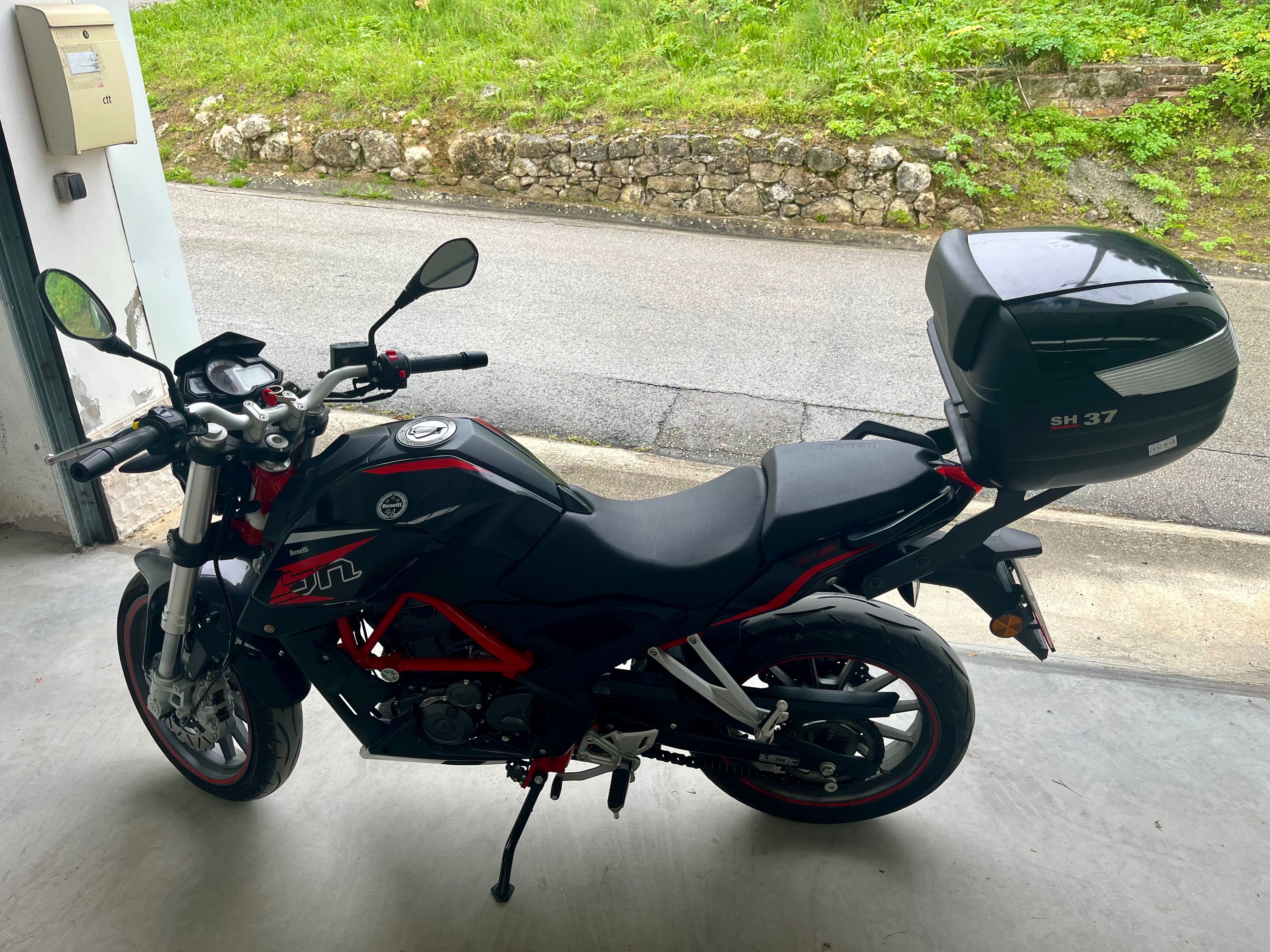 Benelli BN 251 só 5400kms