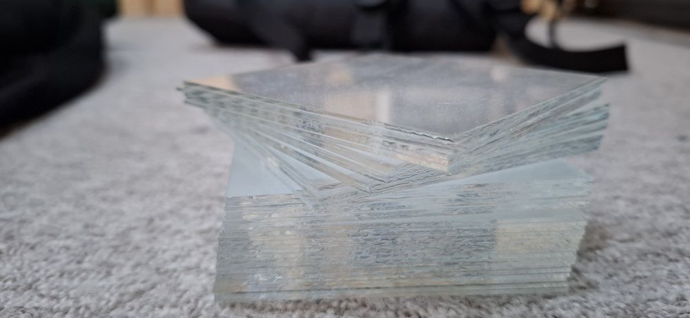 Szyby na wymiar do systemów przeciwpożarowych i manometrów