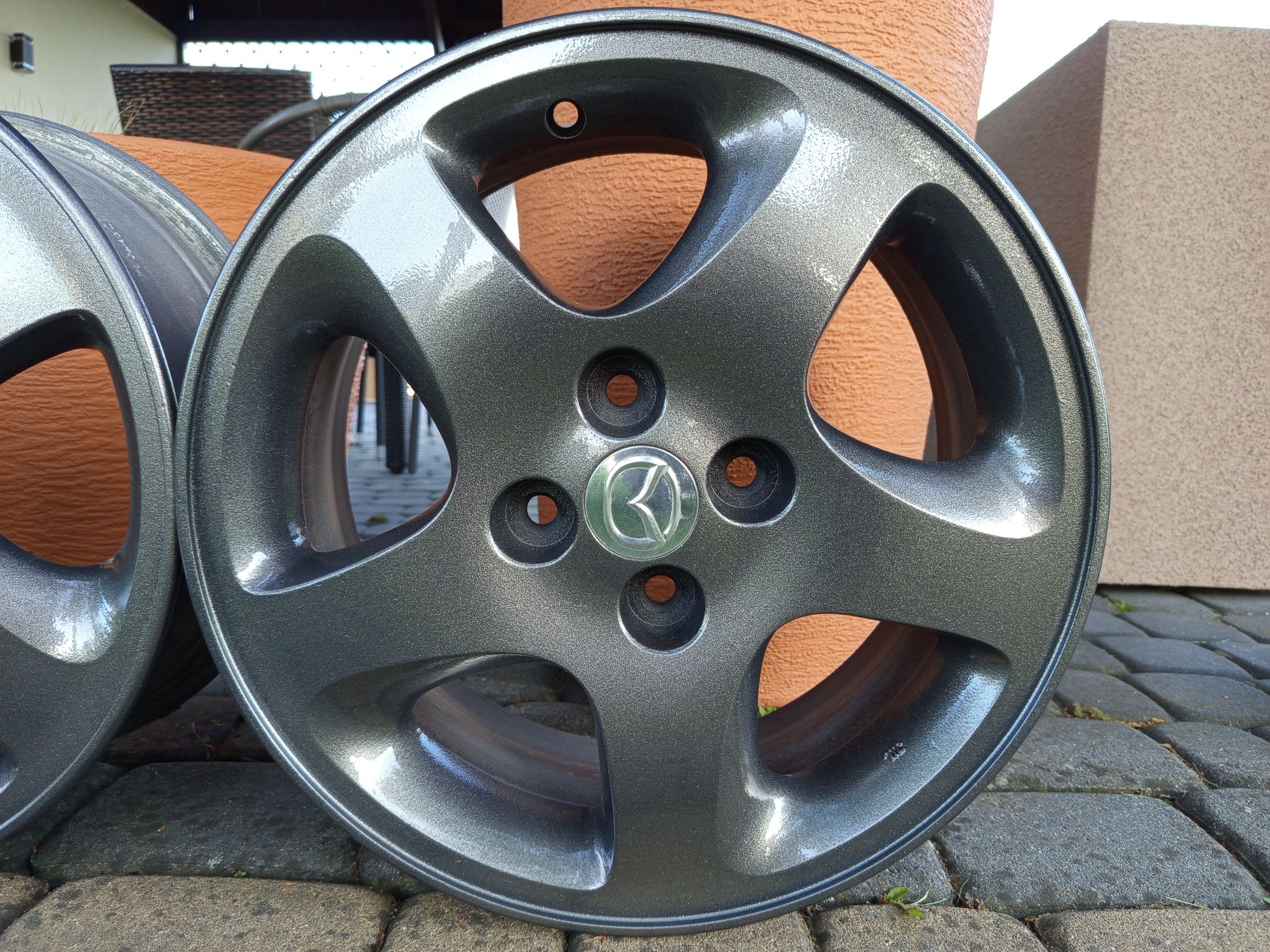 Felgi aluminiowe 15 mazda 2 Suzuki Swift ignis toyota Yaris 4x100