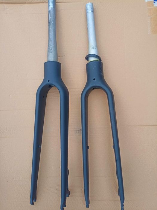 Nowy widelec sztywny 700 , 28,29 tapered pod tarcze