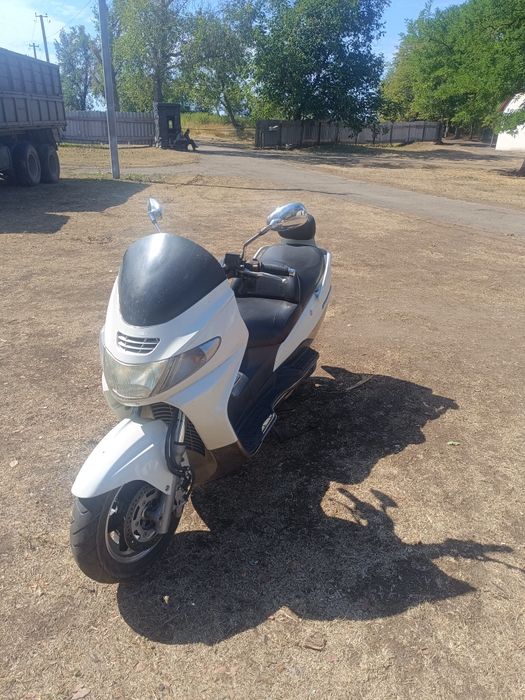 Японский Макси скутер Suzuki sky wave 250