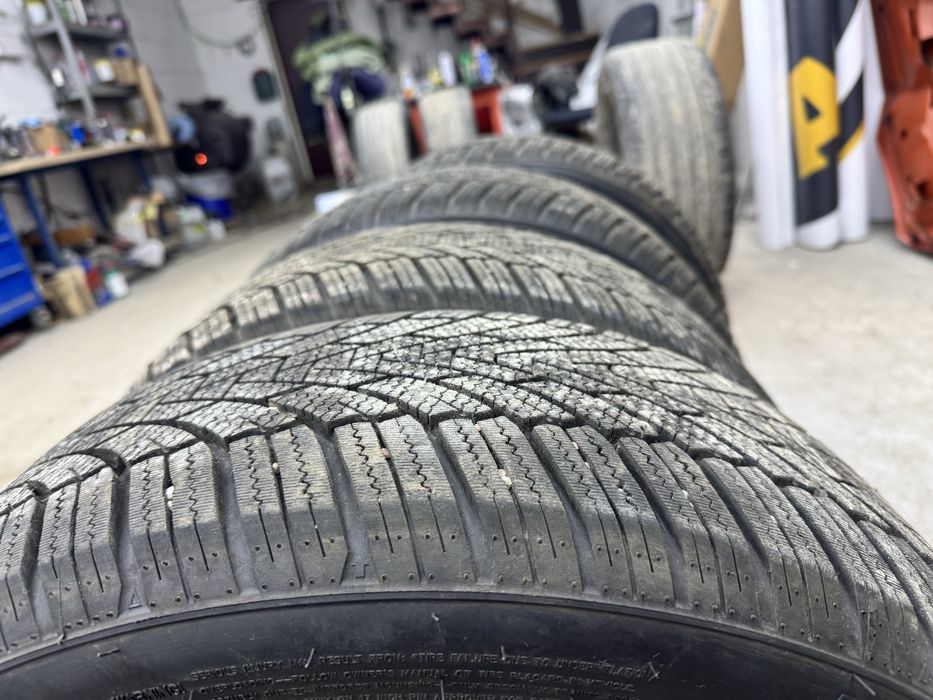 Продам шини r17/235/45-215/45 зима
