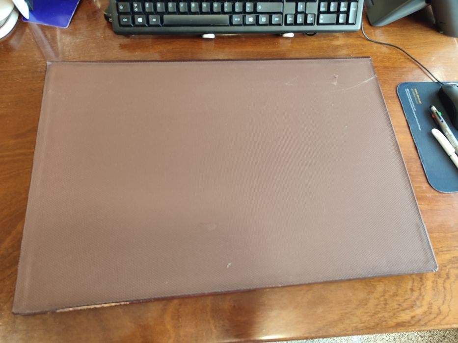 Base de secretária Armasil, com tampo de levantar em pele