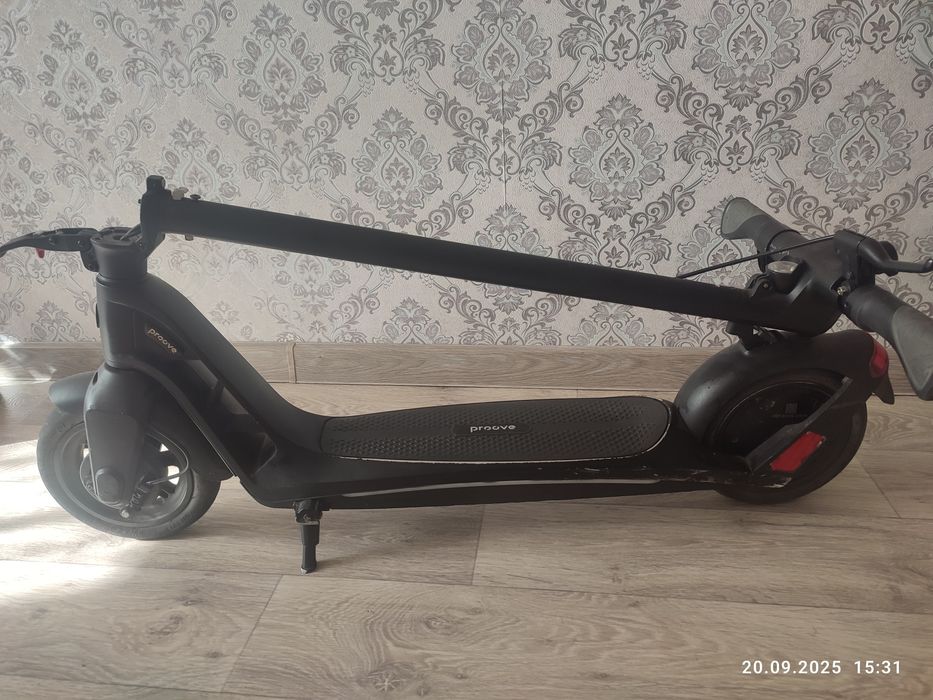 Продам электросамокат Proove