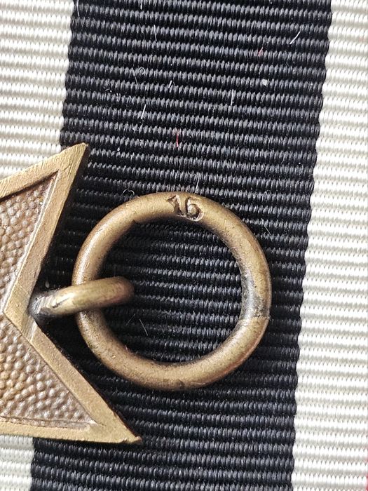 Niemcy, III Rzesza, Krzyż Zasługi Wojennej 2 Klasy z mieczami sygn.16