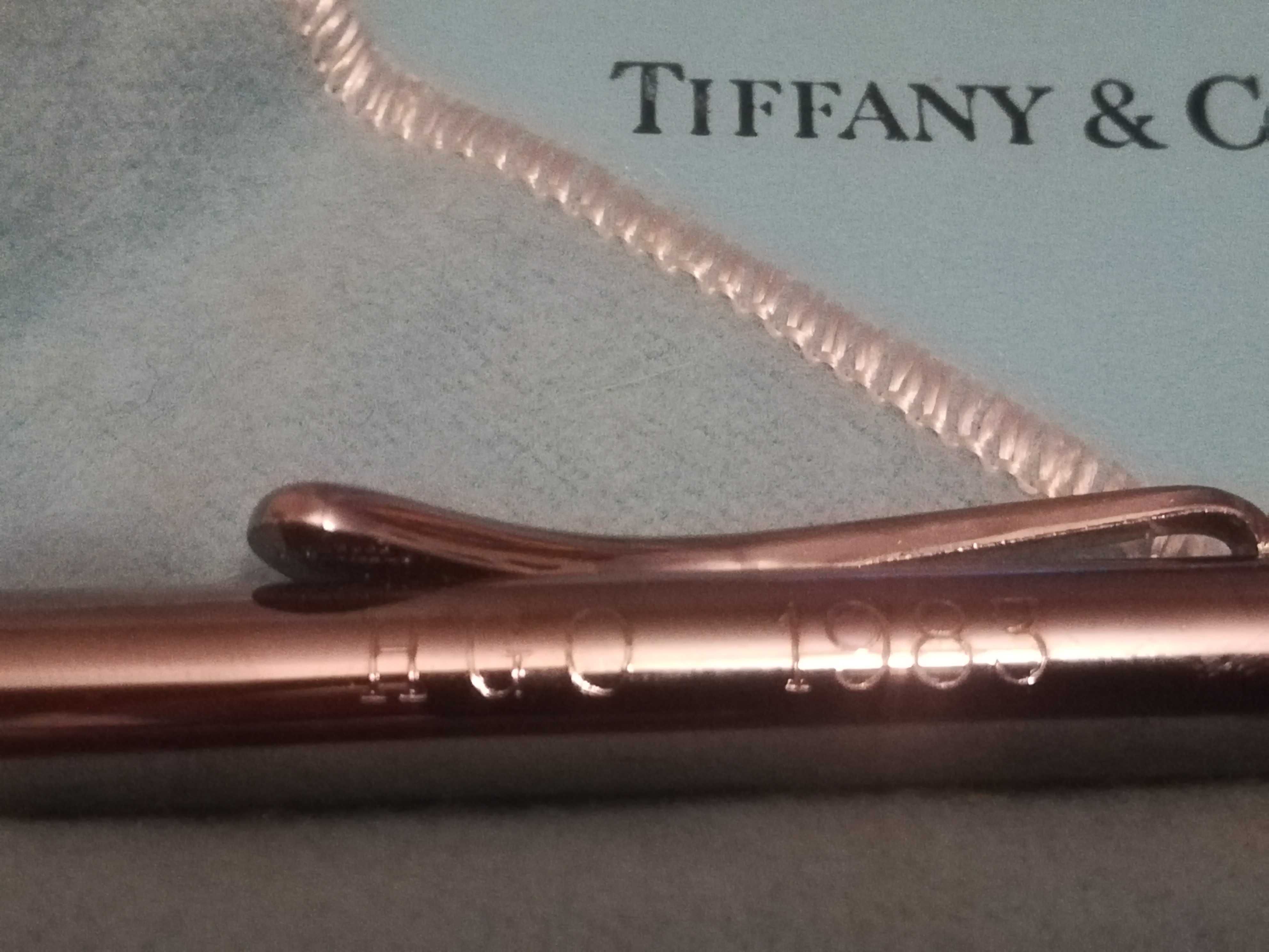 Srebrny długopis Tiffany & Co. projejtu Elsy Peretti cena od 17.11