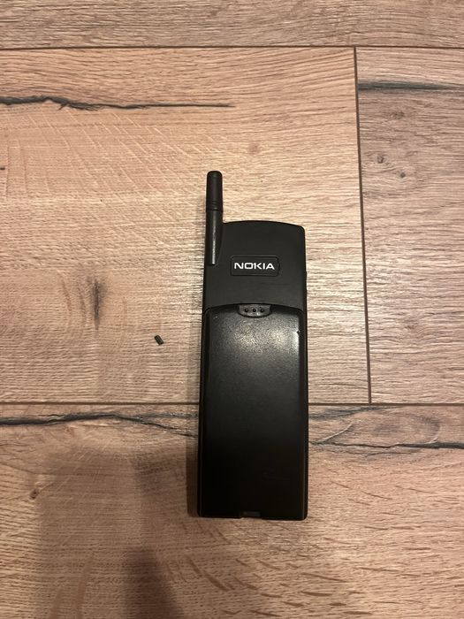 Nokia 8110 “Banana Phone” — Vintage, a funcionar