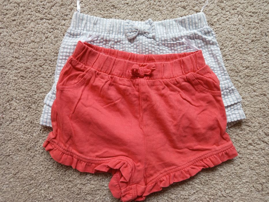 Conjunto de t-shirts e calções da C&A