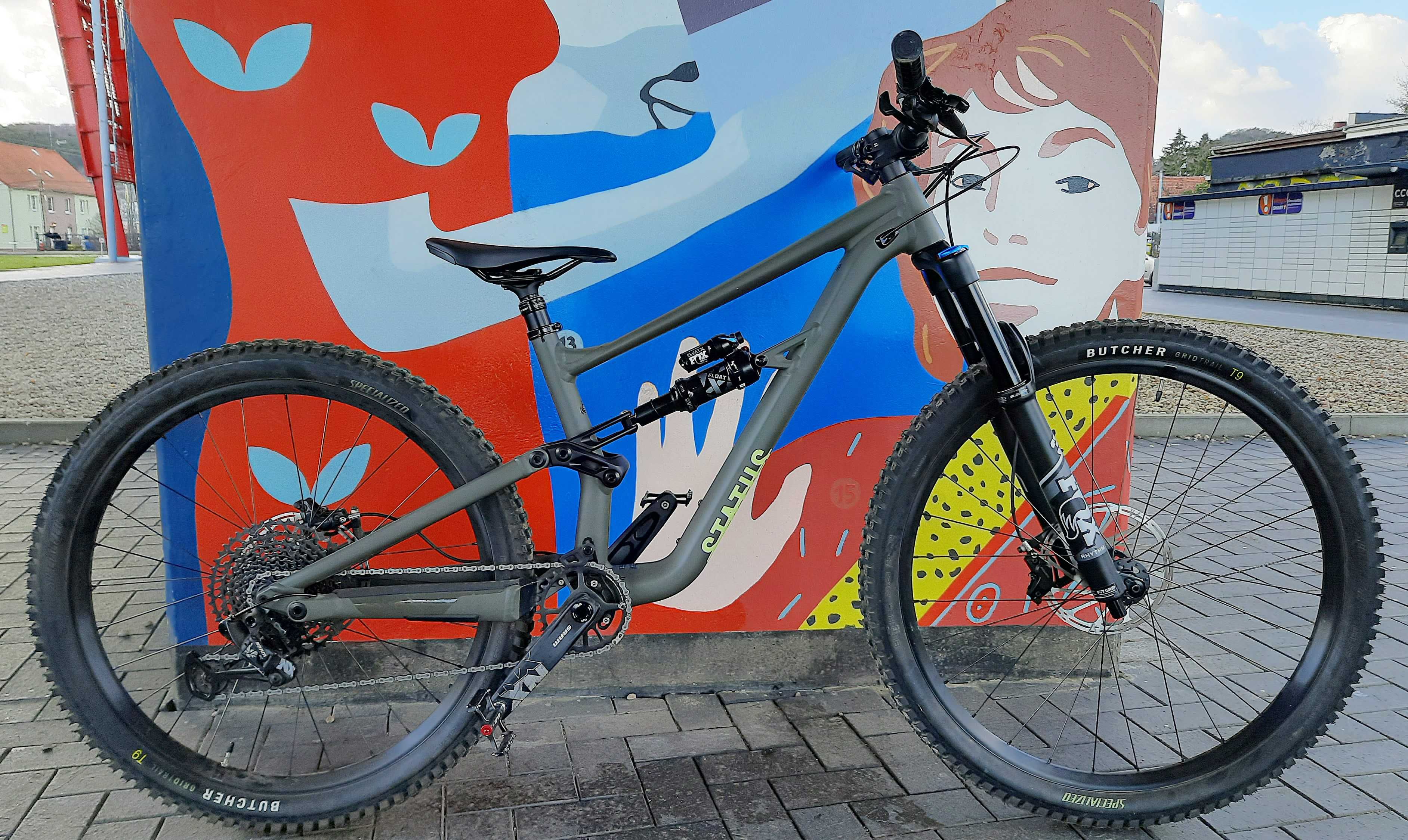 Specialized Status 140 full suspension mullet