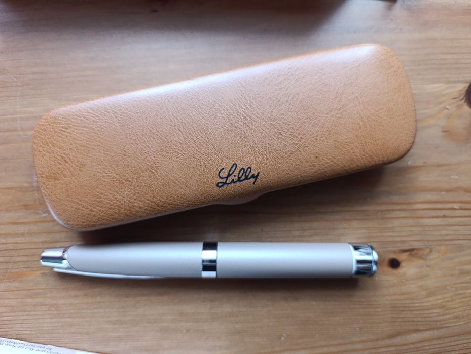 Wstrzykiwacz do insuliny Lilly kolor burgund