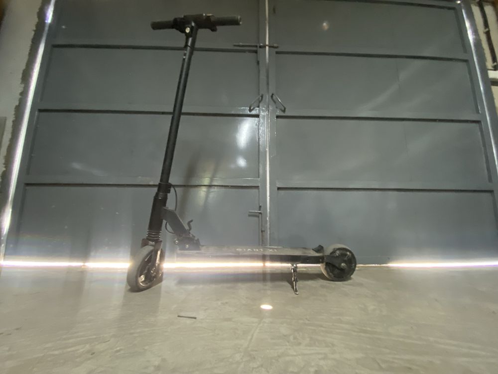 Електро самокат Giant Sity x1