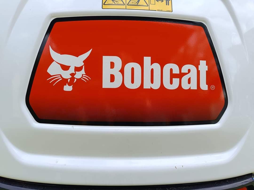 Usługi minikoparką Bobcat