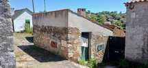 Pequena casa de arrumos em Vale do Calvo, concelho de Tomar