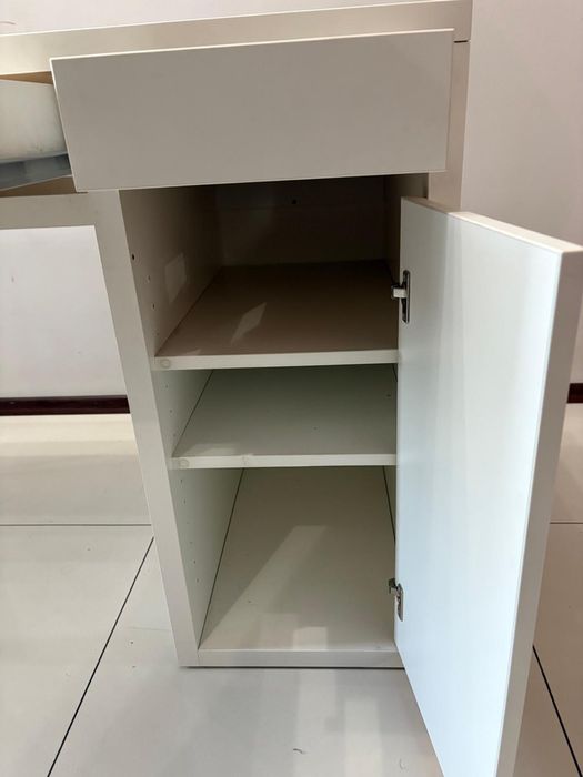Białe Biurko szkolne IKEA