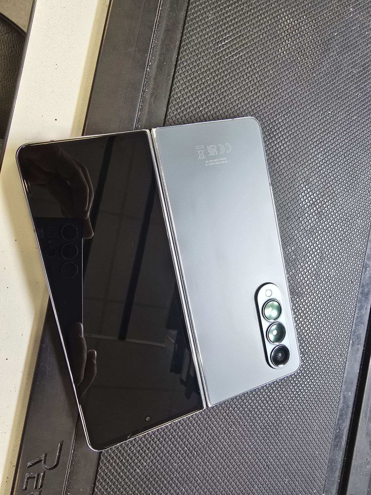 Samsung Galaxy Z Fold 4