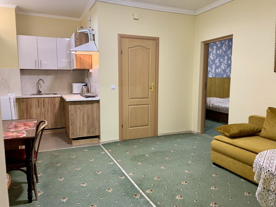 2к квартира подобово .Кіцмань.центр.