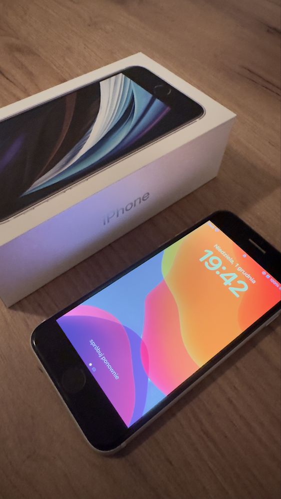 Sprzedam Iphone SE 64gb