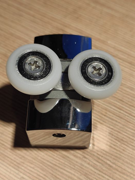 Kółka do kabiny prysznicowej