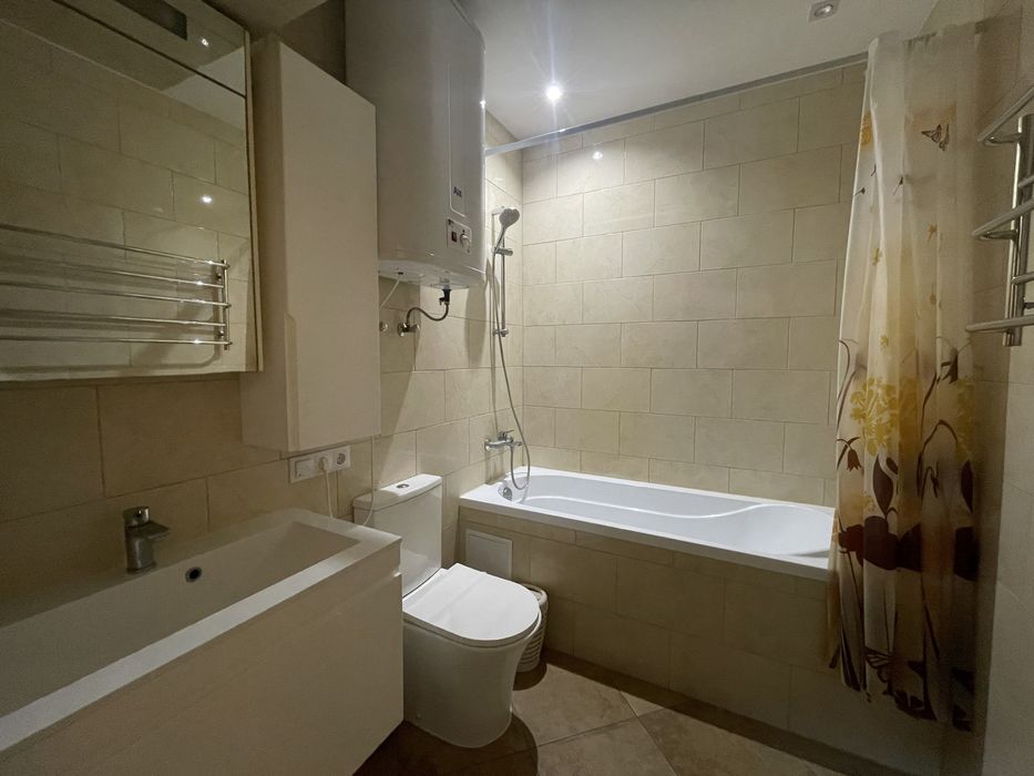 Оренда затишного, економного будинка на Осокорках. Вихід до води.