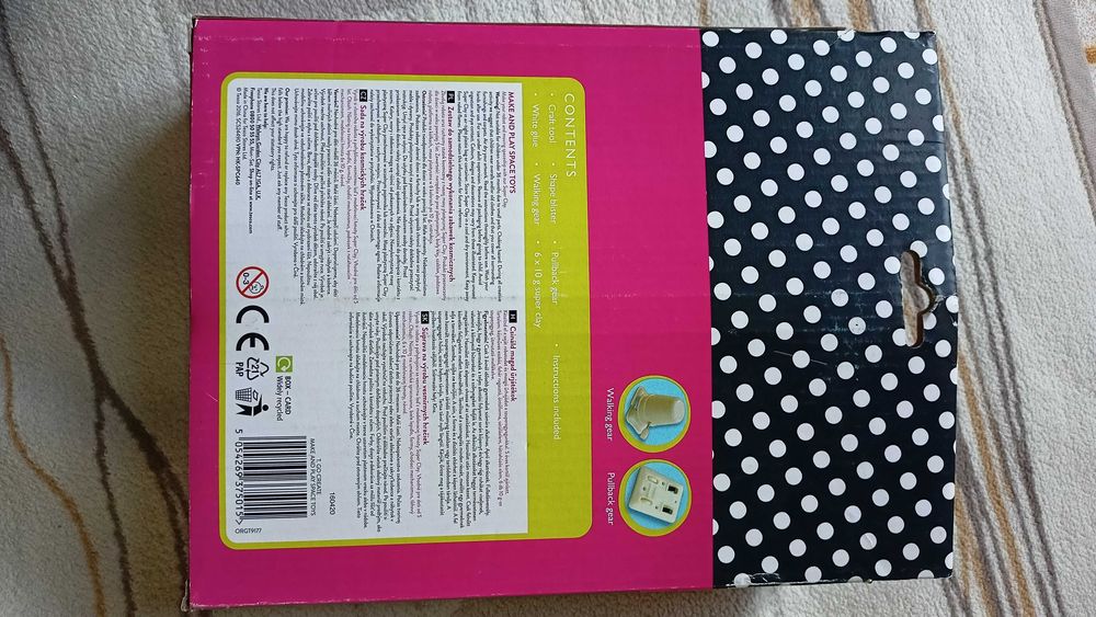 Zestaw do samodzielnego wykonania zabawek kosmicznych -bez kleju, masy