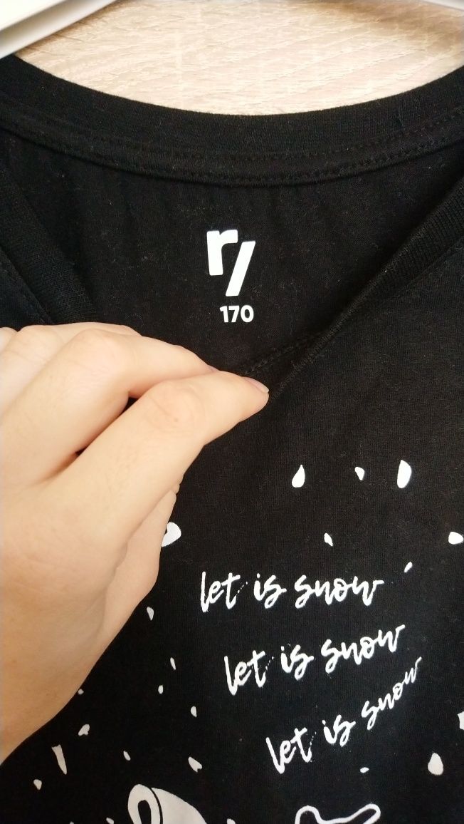 Czarny T-shirt dziewczęcy z nadrukiem kota Reporter Young r. 170