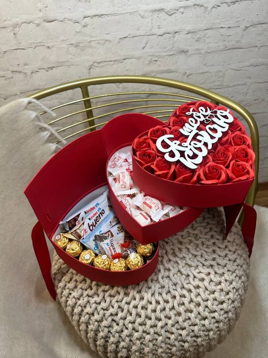 Подарунковий бокс з солодощами  – ідеальний подарунок для коханої
