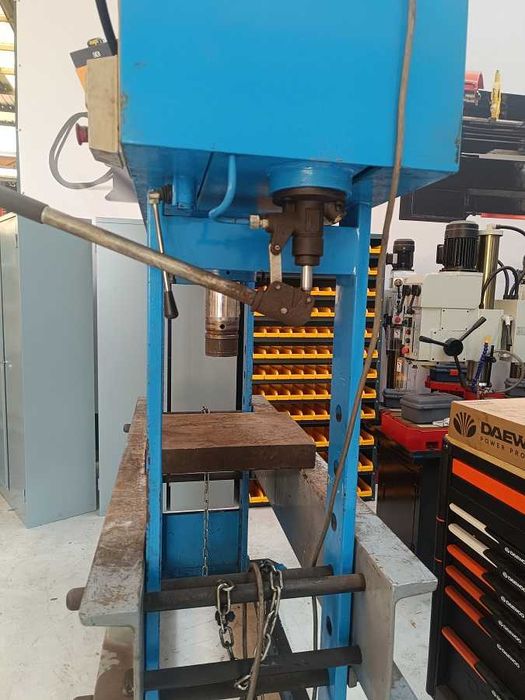 Mavipal | PRENSA HIDRÁULICA AUTO HIDROLIKSAN 120 TON