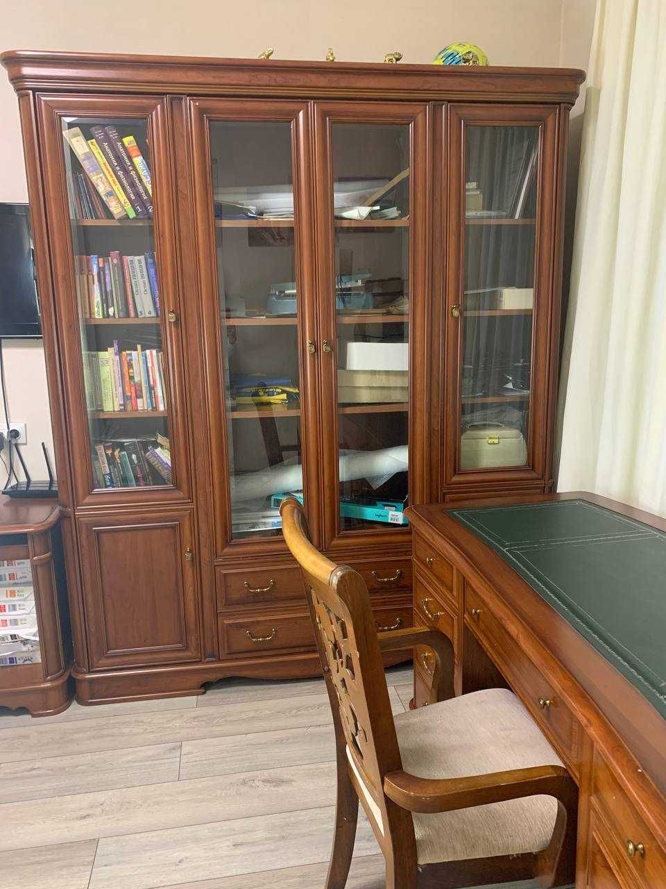 Набір меблів для кабінету ( стіл -бюро,2 стільця,тумба , шкаф книжний)