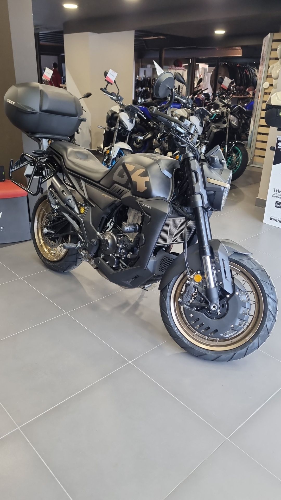 Zontes GK 350  abril de 2025