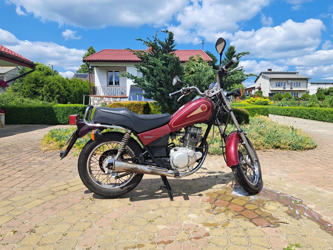 Motocykl Yamaha sr125