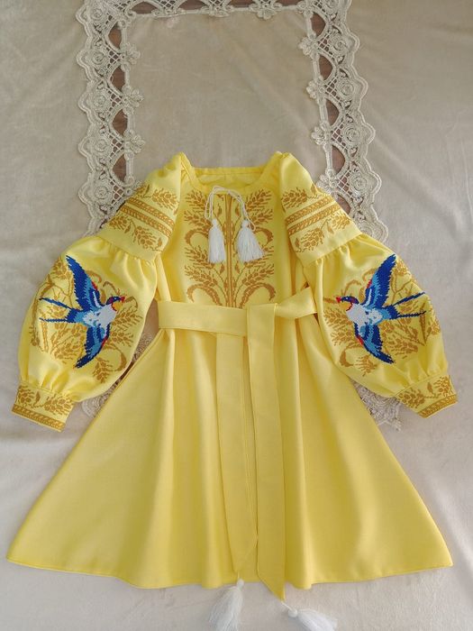 Вишиті сукні для дівчаток