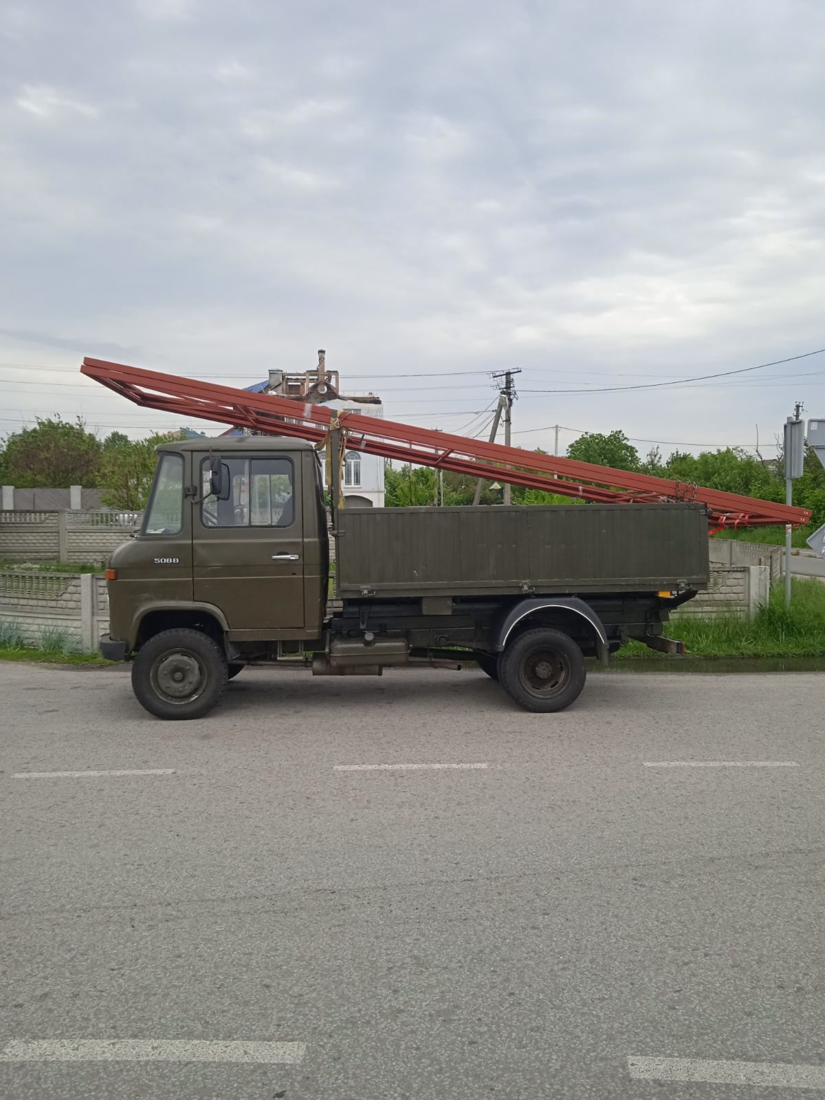 Щебінь,пісок, чорнозем,будівельне сміття...