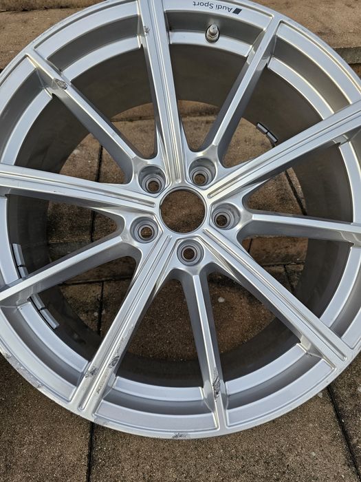 Felga 19cali 5x112 8j et26 oryginal Audi Rs4 Rs5 S4 8W0