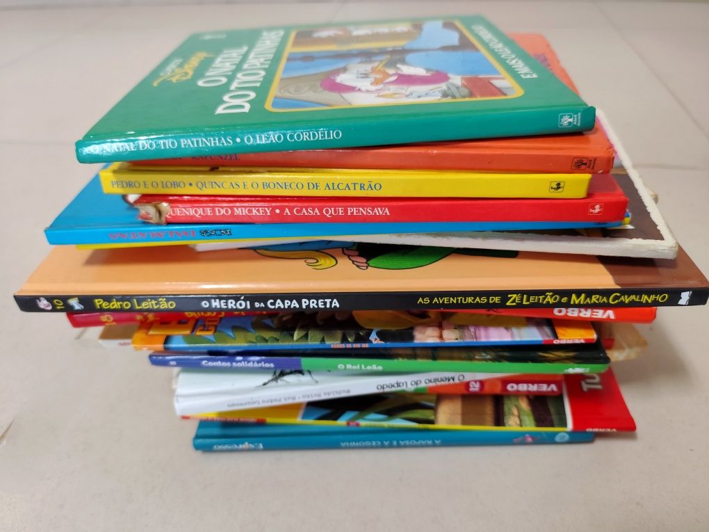 Lote de 23 livros Infantis - Ilustrados com texto