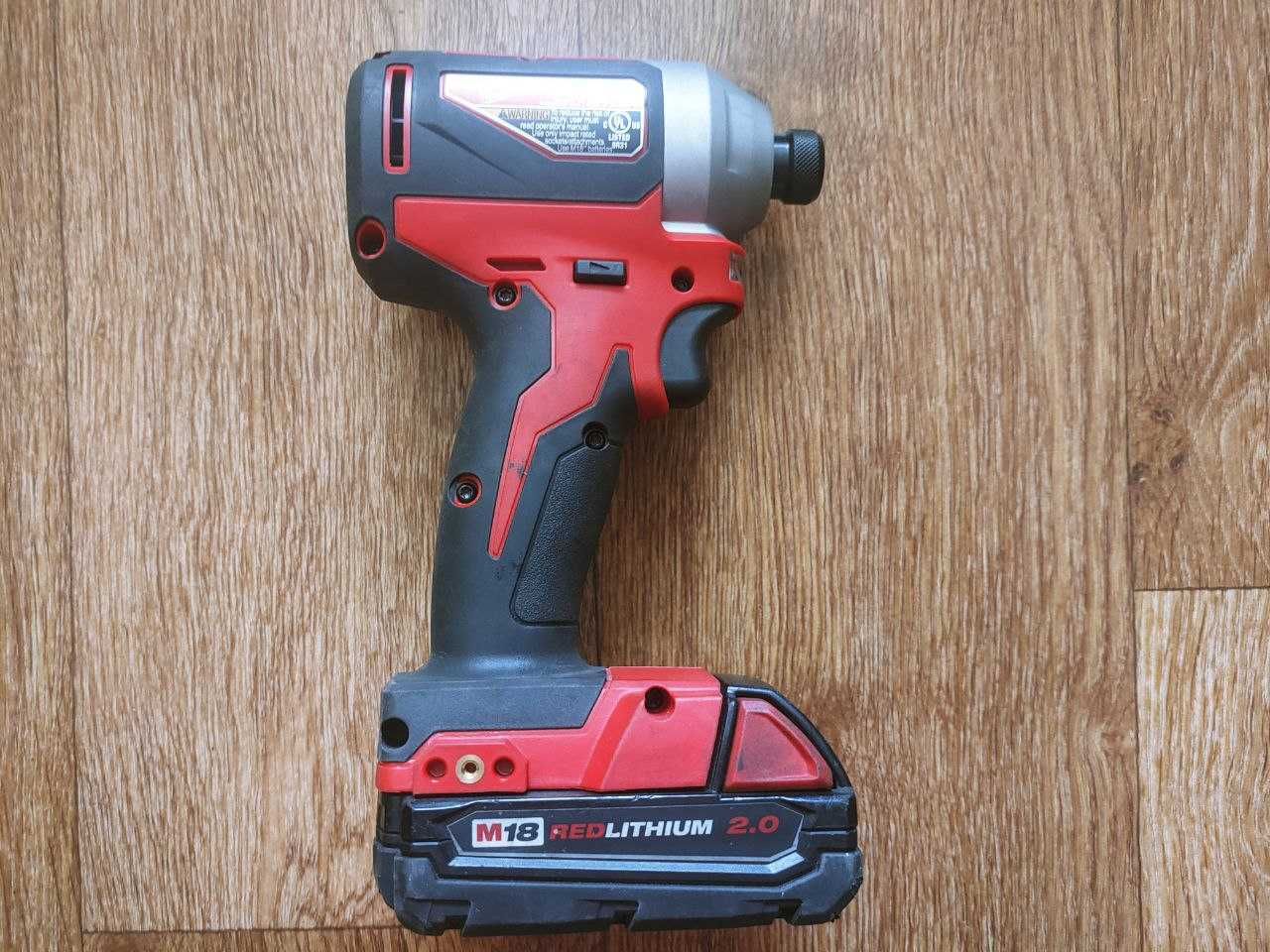 Бесщеточный винтоверт / гайковерт Milwaukee M18 2850-20