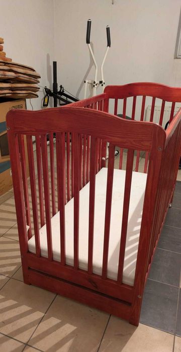 Łóżeczko dziecięce drewniane